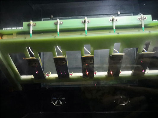 उच्च-वोल्टेज ट्रैकिंग और इरोशन परीक्षण मशीन IEC60587 झुके हुए प्लेन नमूनों के साथ