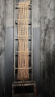 परीक्षण प्रयोगशाला कंडक्टरों पर ऊर्ध्वाधर लौ प्रसार के प्रतिरोध का परीक्षण करती है परीक्षण उपकरण