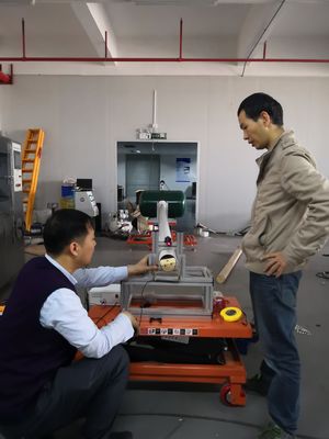 एएसटीएम ई१८८६-२००५ परदा दीवारों के निर्माण के लिए प्रभाव परीक्षण मशीन विंडबोर्न मलबे